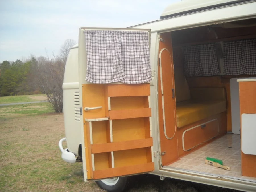 1966 Volkswagen Split-Window Camper - Image 8 of 10