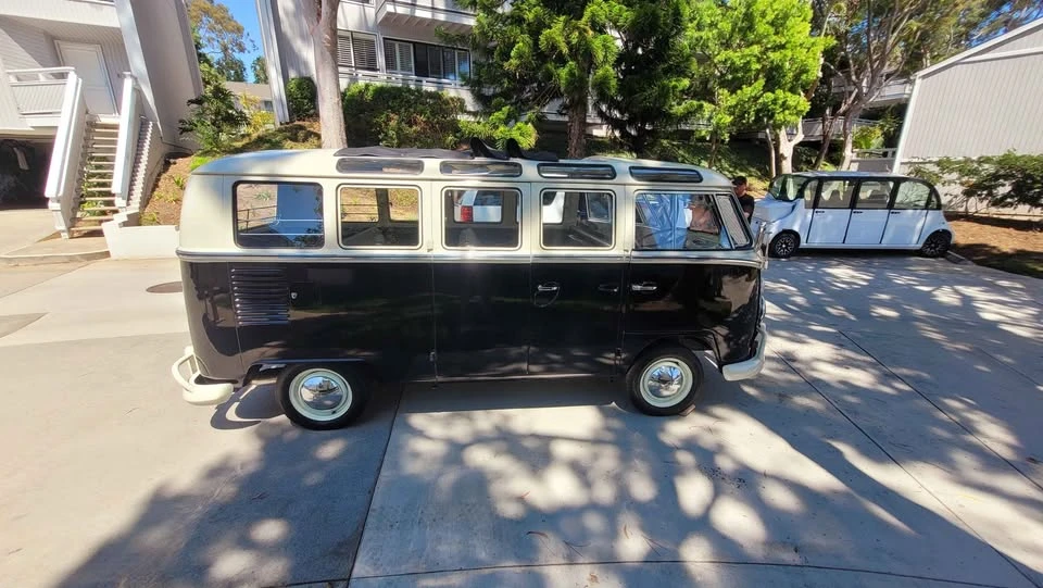 1966 Volkswagen Split-Window Bus - Image 6 of 10