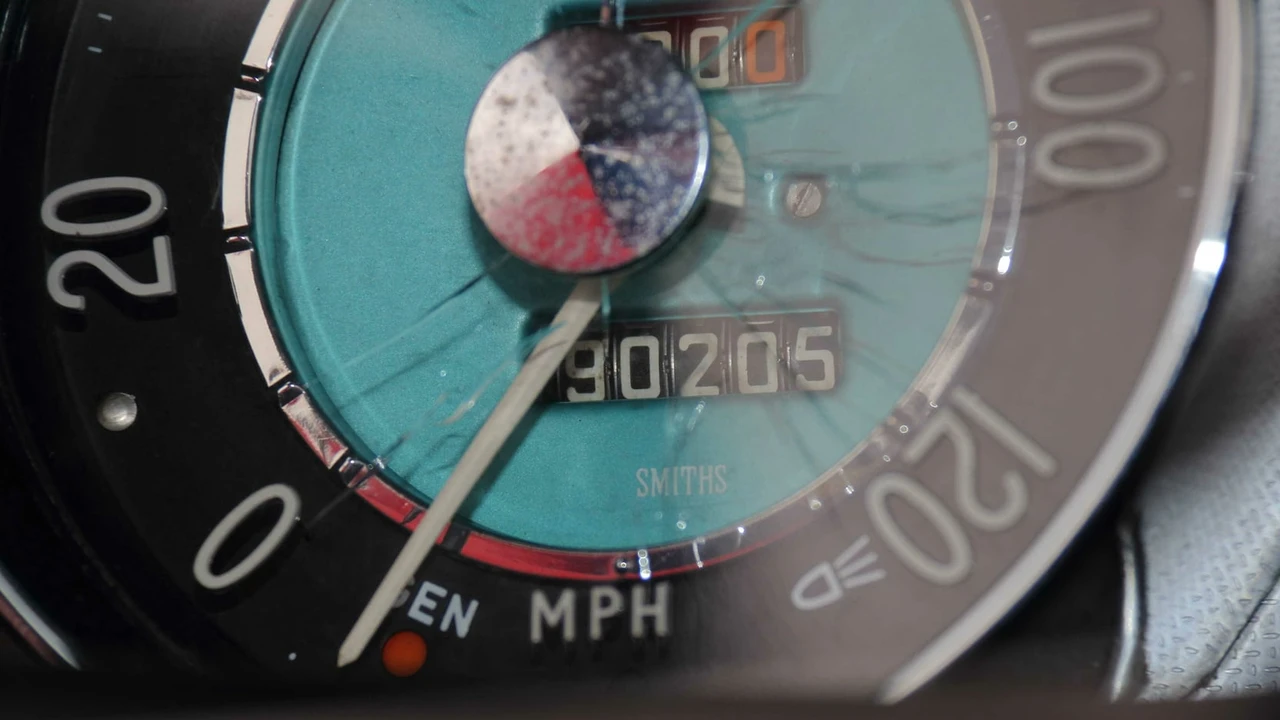 1966 Volvo 1800S - Image 11 of 18