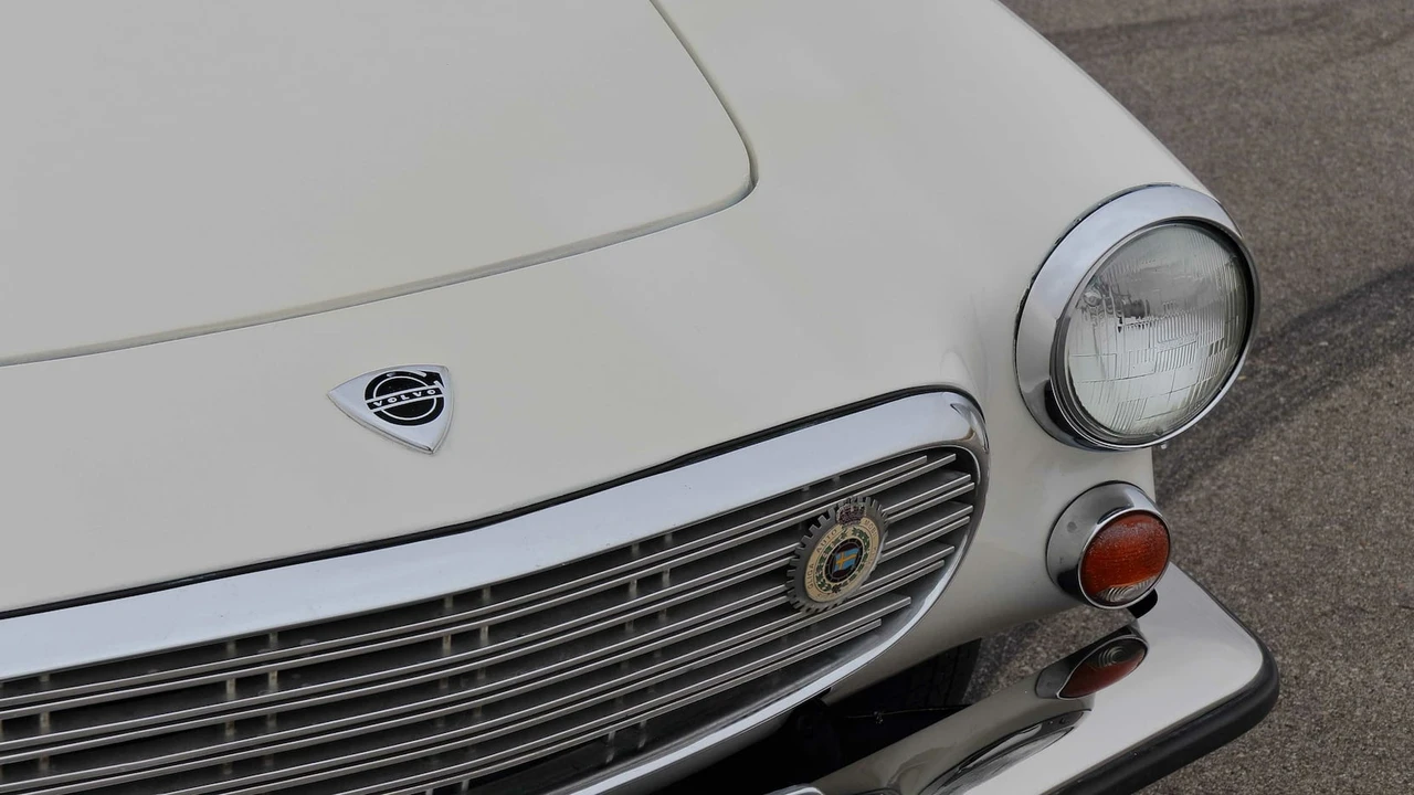 1966 Volvo 1800S - Image 13 of 18
