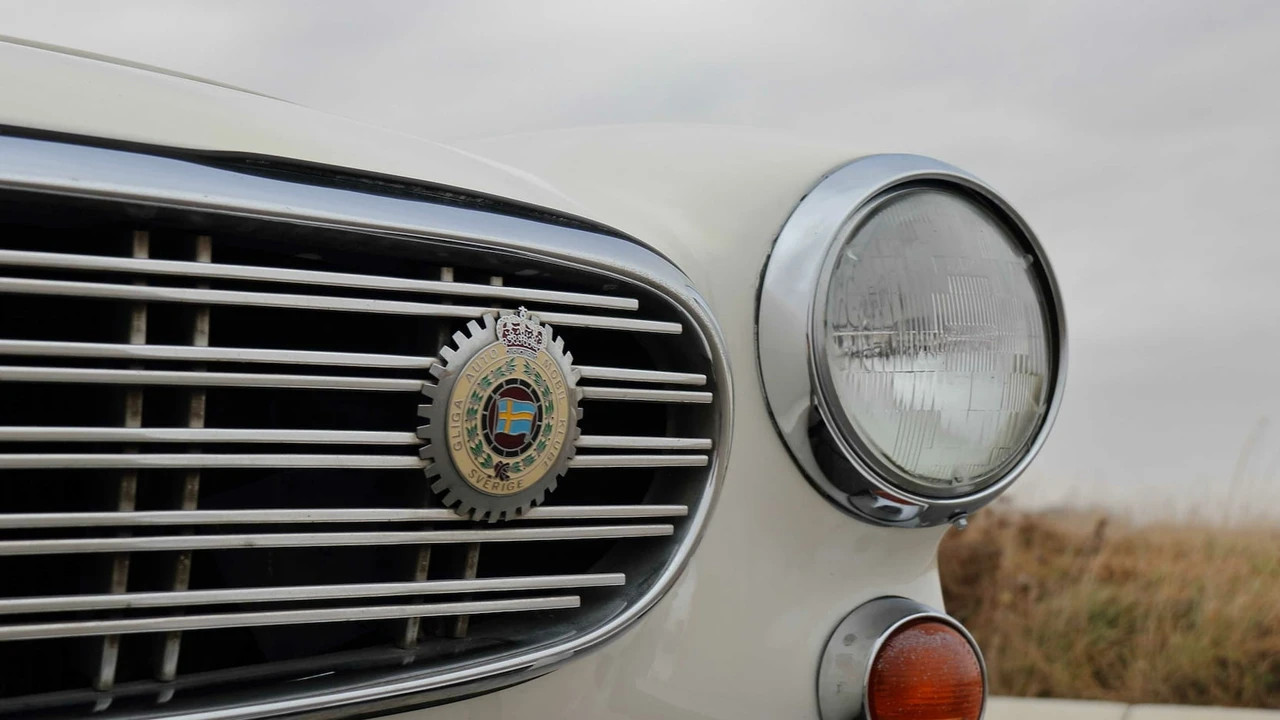 1966 Volvo 1800S - Image 9 of 18