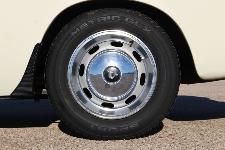 1966 Volvo 1800S - Image 17 of 22