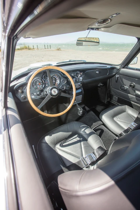 1967 Aston Martin DB6 Vantage - Image 26 of 31