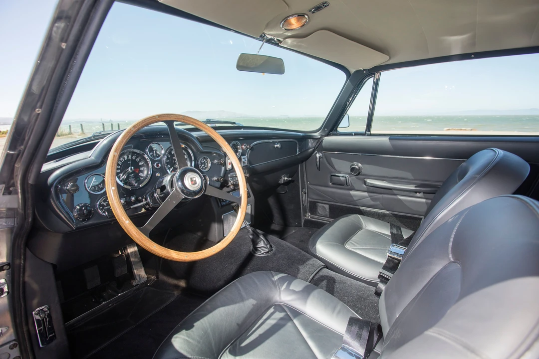 1967 Aston Martin DB6 Vantage - Image 29 of 31