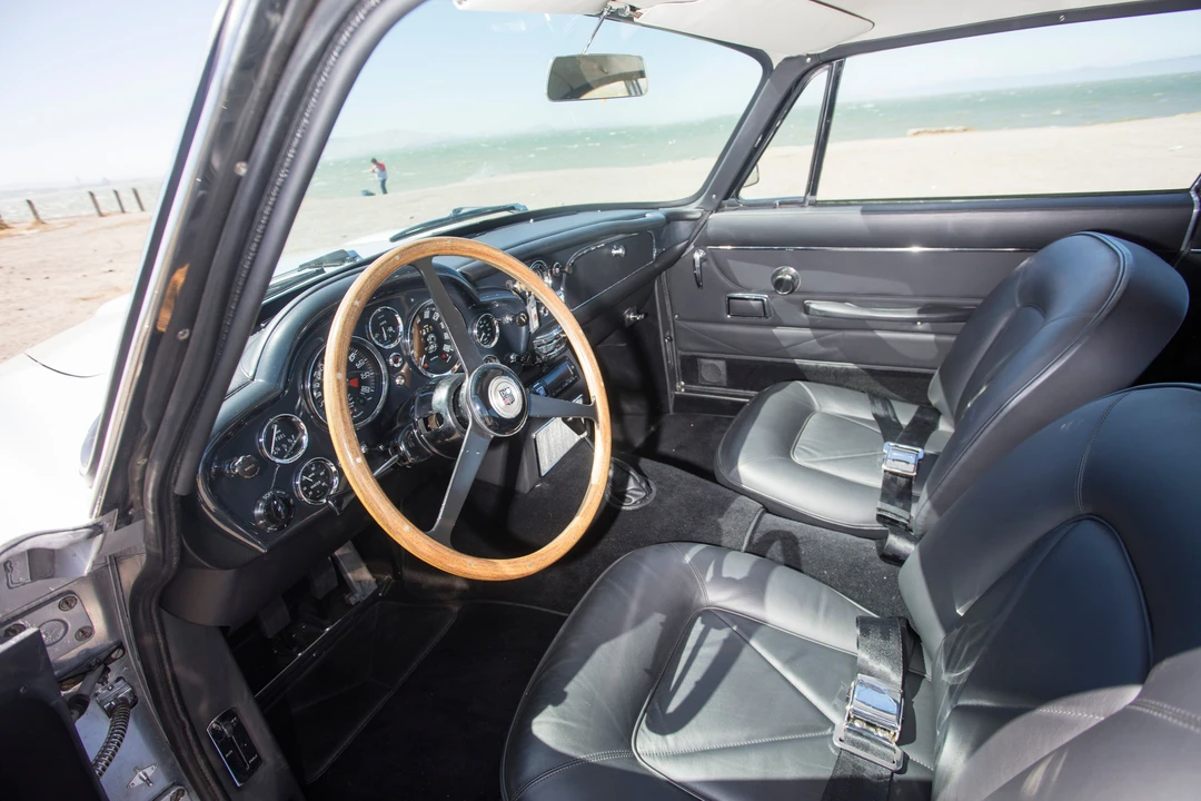 1967 Aston Martin DB6 Vantage - Image 27 of 31