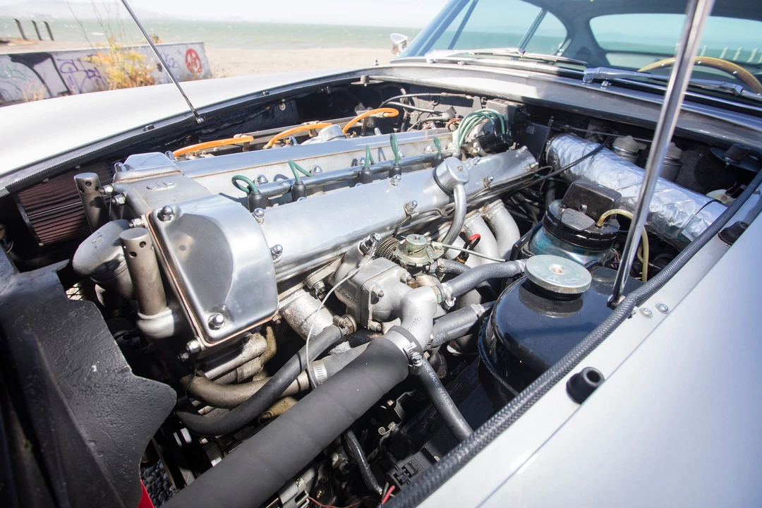 1967 Aston Martin DB6 Vantage - Image 14 of 31