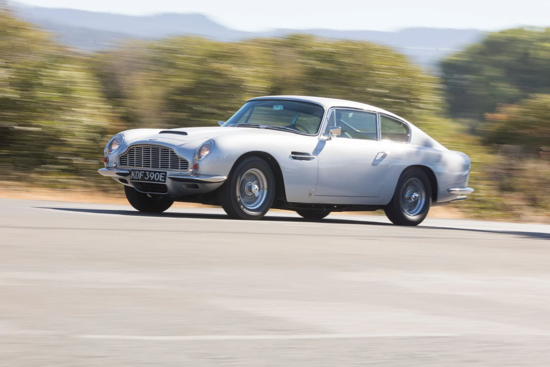 1967 Aston Martin DB6 Vantage - Image 10 of 31