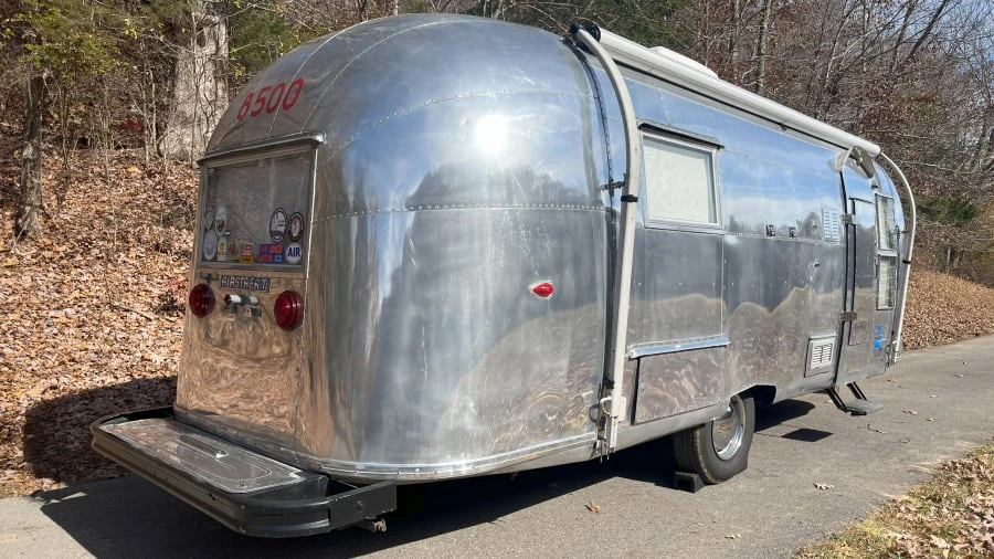 1967 Airstream - Image 3 of 14