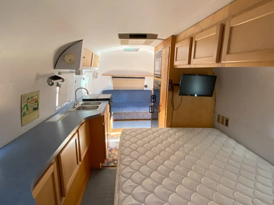 1967 Airstream - Image 12 of 14
