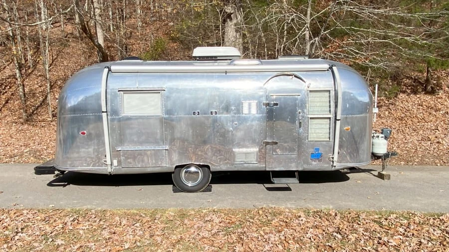1967 Airstream - Image 10 of 14