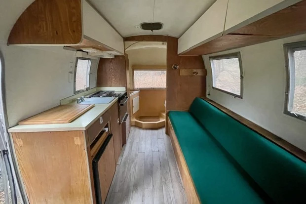 1967 Airstream - Image 4 of 7