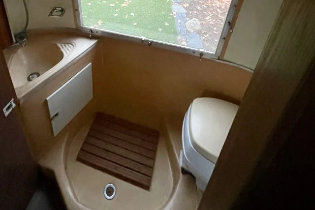 1967 Airstream - Image 5 of 7