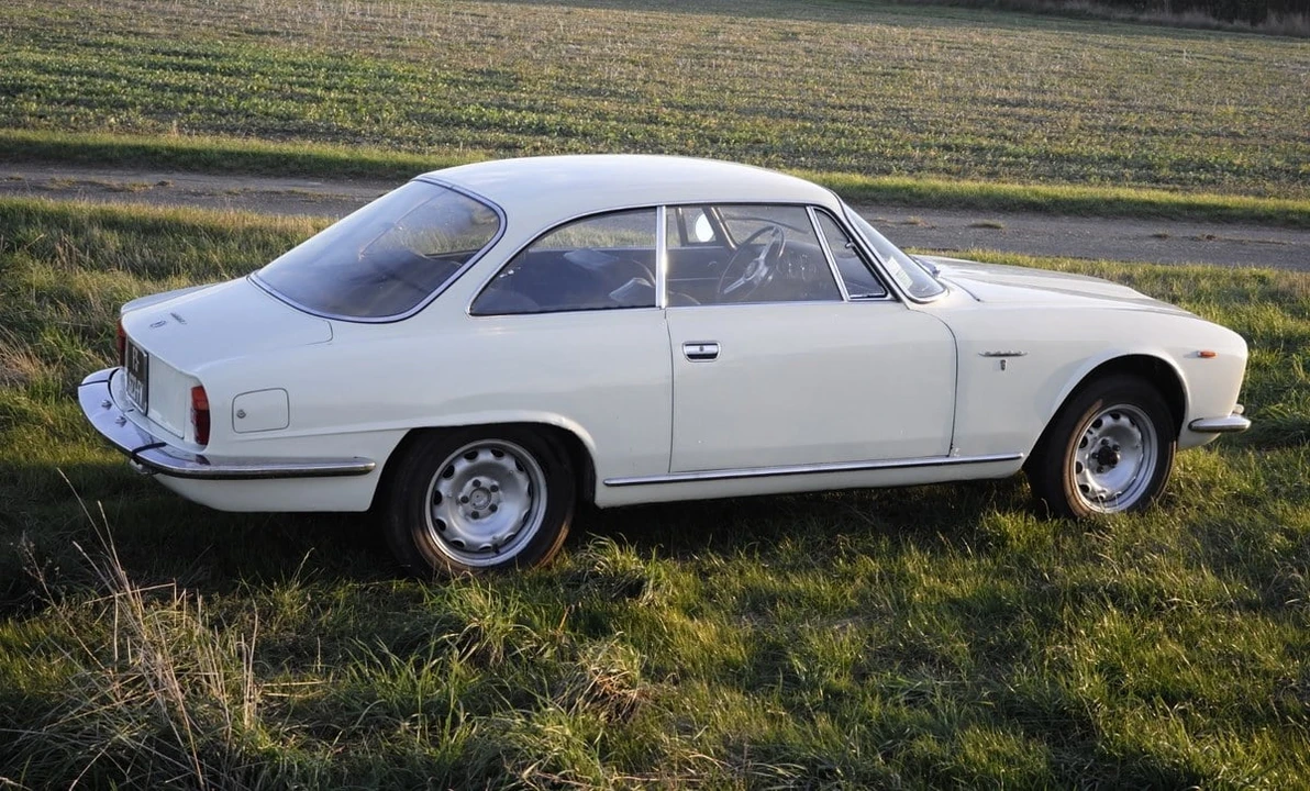 1967 Alfa Romeo 2600 - Image 9 of 30