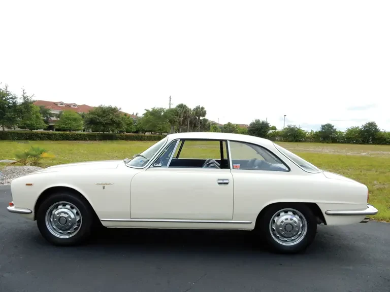 1967 Alfa Romeo 2600 - Image 2 of 2