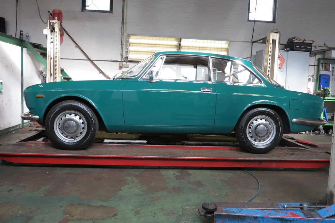 1967 Alfa Romeo GT 1300 Junior - Image 16 of 31