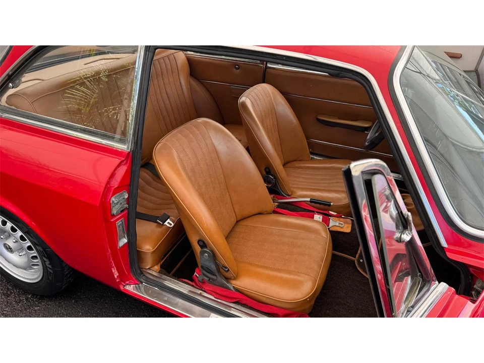 1967 Alfa Romeo 1750 GT Veloce - Image 17 of 31