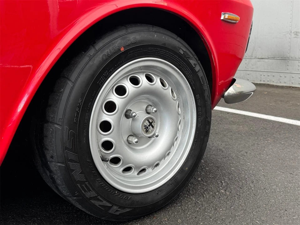 1967 Alfa Romeo 1750 GT Veloce - Image 22 of 31