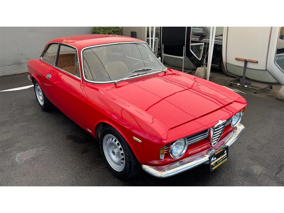 1967 Alfa Romeo 1750 GT Veloce - Image 8 of 31