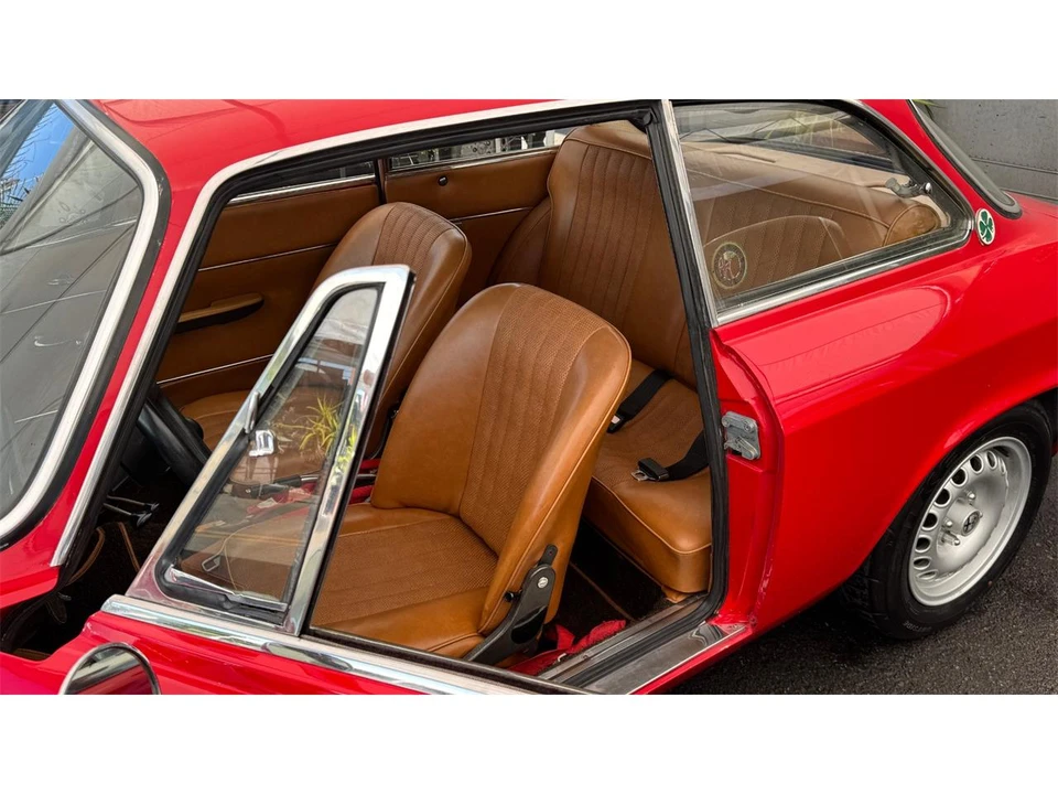 1967 Alfa Romeo 1750 GT Veloce - Image 29 of 31