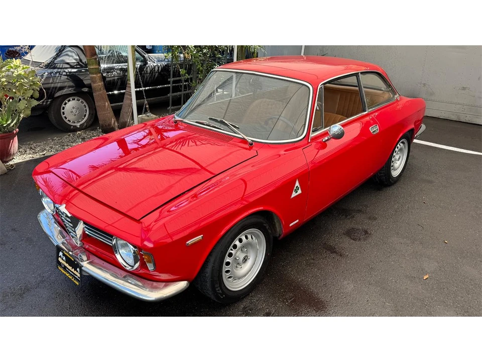 1967 Alfa Romeo 1750 GT Veloce - Image 13 of 31