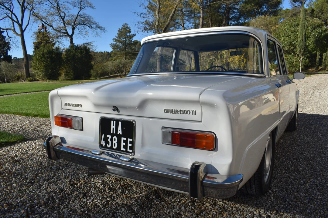 1967 Alfa Romeo 105/115 Series - Image 24 of 31