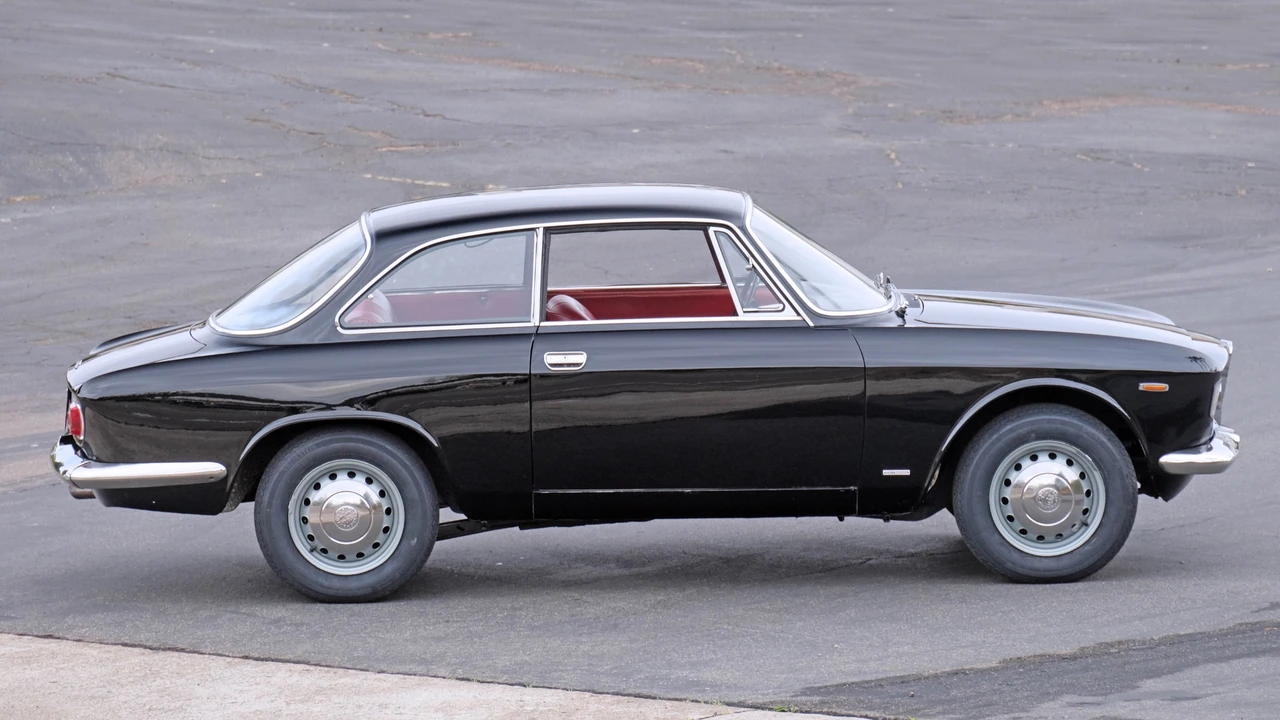 1967 Alfa Romeo GT 1300 Junior - Image 16 of 31