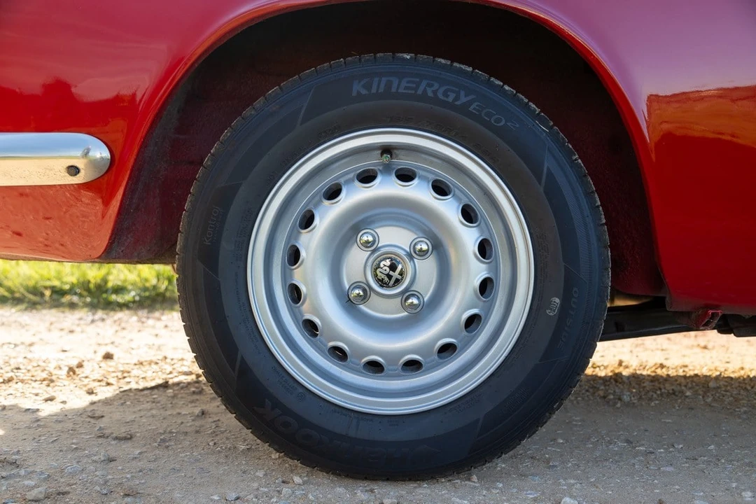 1967 Alfa Romeo Giulia Sprint GT Veloce - Image 24 of 30