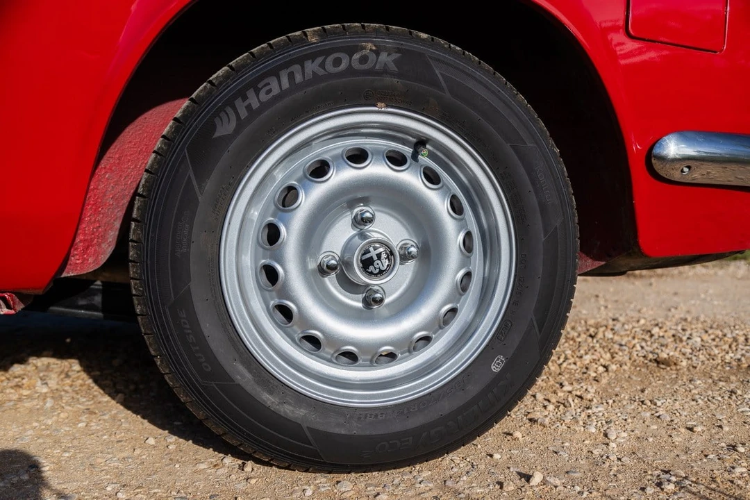 1967 Alfa Romeo Giulia Sprint GT Veloce - Image 27 of 30
