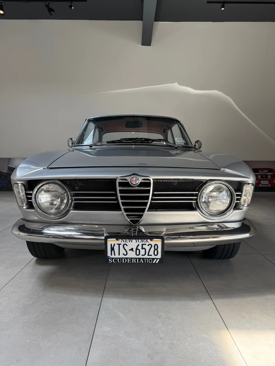 1967 Alfa Romeo - Image 9 of 31