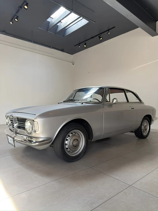 1967 Alfa Romeo - Image 20 of 31