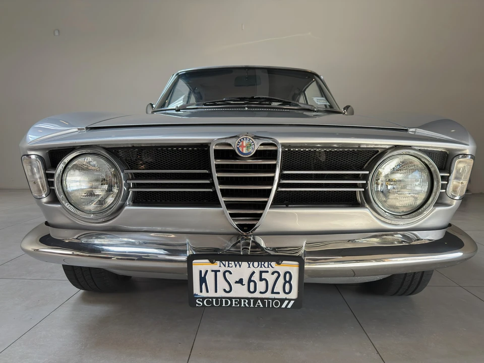 1967 Alfa Romeo - Image 8 of 31