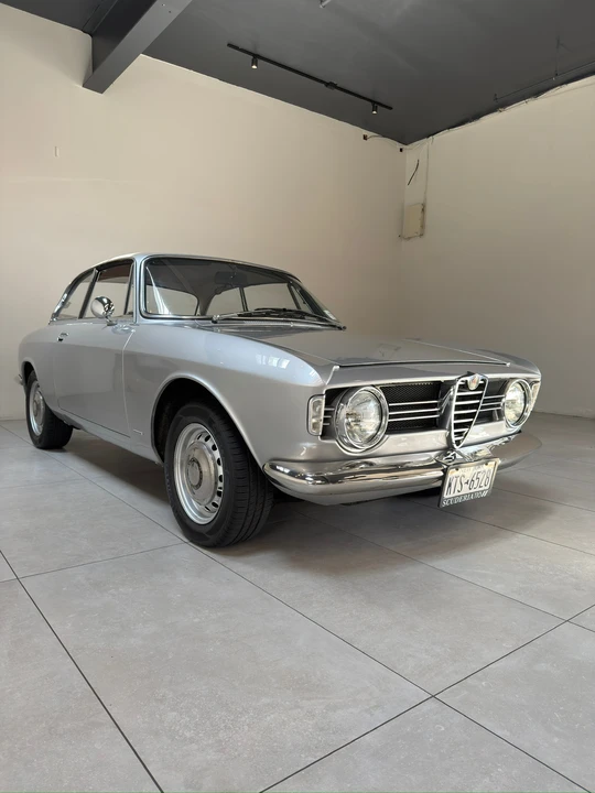 1967 Alfa Romeo - Image 3 of 31