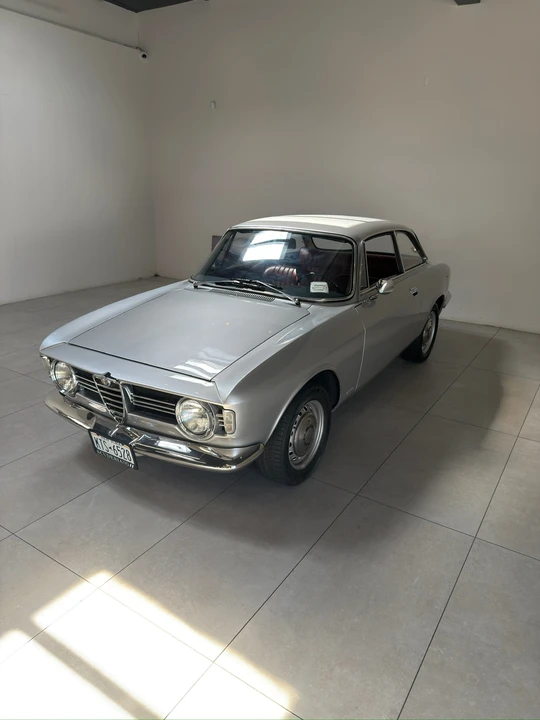 1967 Alfa Romeo - Image 26 of 31