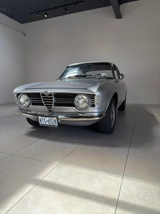 1967 Alfa Romeo - Image 23 of 31