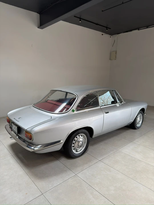 1967 Alfa Romeo - Image 30 of 31