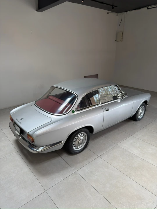 1967 Alfa Romeo - Image 31 of 31