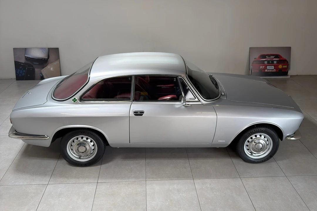 1967 Alfa Romeo - Image 29 of 31