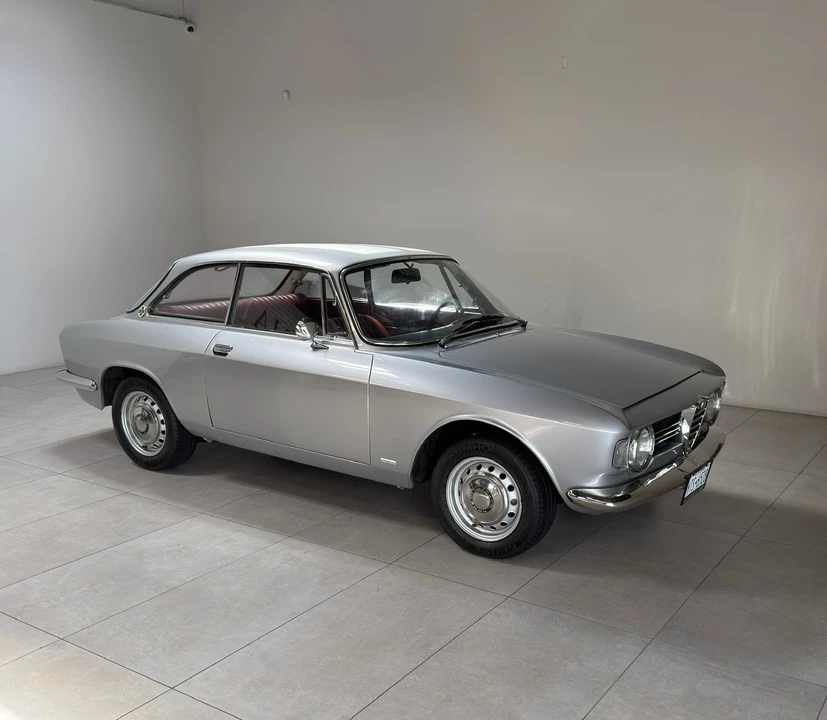 1967 Alfa Romeo - Image 6 of 31