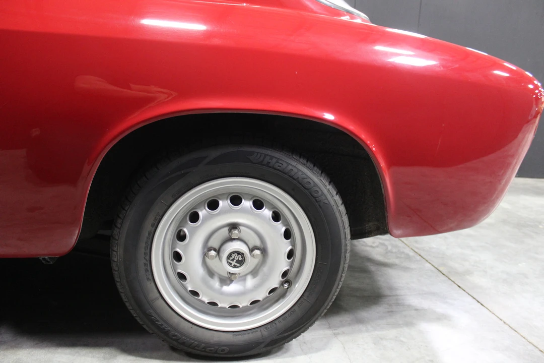 1967 Alfa Romeo Giulia Sprint GT Veloce - Image 13 of 31