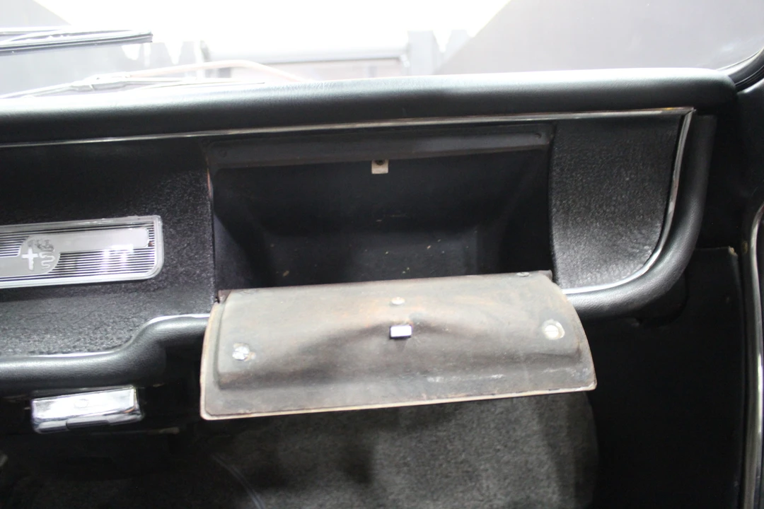 1967 Alfa Romeo Giulia Sprint GT Veloce - Image 31 of 31