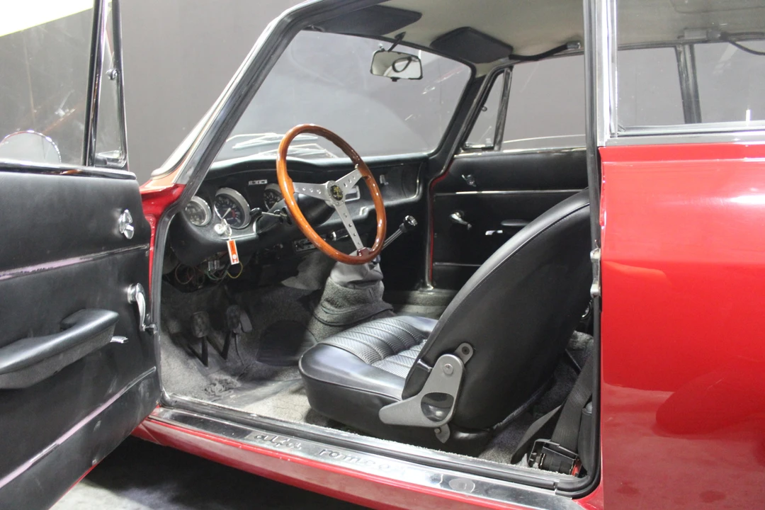1967 Alfa Romeo Giulia Sprint GT Veloce - Image 27 of 31
