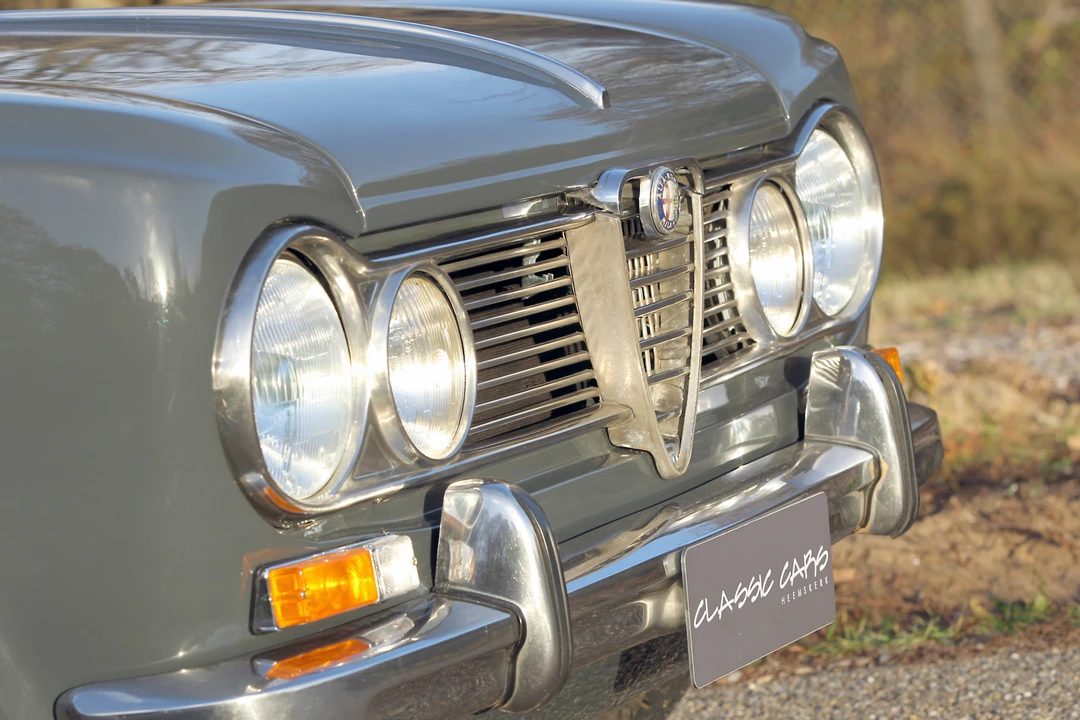 1967 Alfa Romeo Giulia Sprint GT Veloce - Image 17 of 31