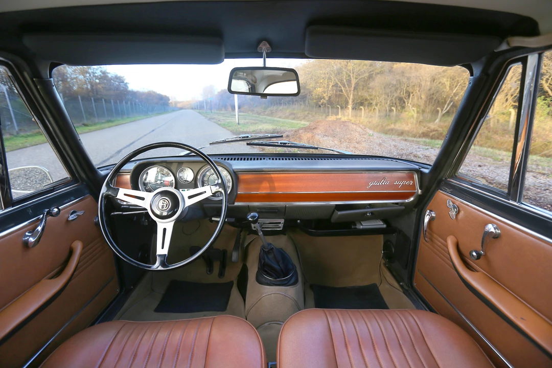 1967 Alfa Romeo Giulia Sprint GT Veloce - Image 31 of 31