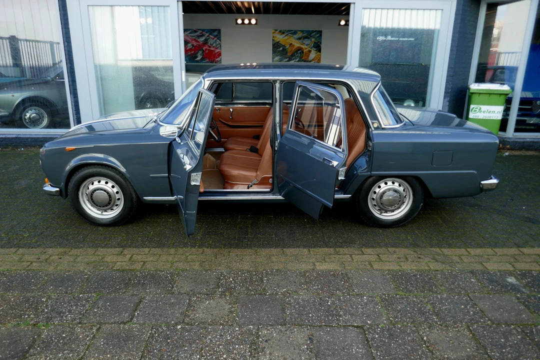 1967 Alfa Romeo Giulia Sprint GT Veloce - Image 29 of 31