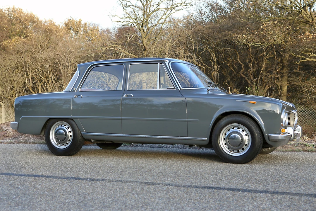 1967 Alfa Romeo Giulia Sprint GT Veloce - Image 14 of 31
