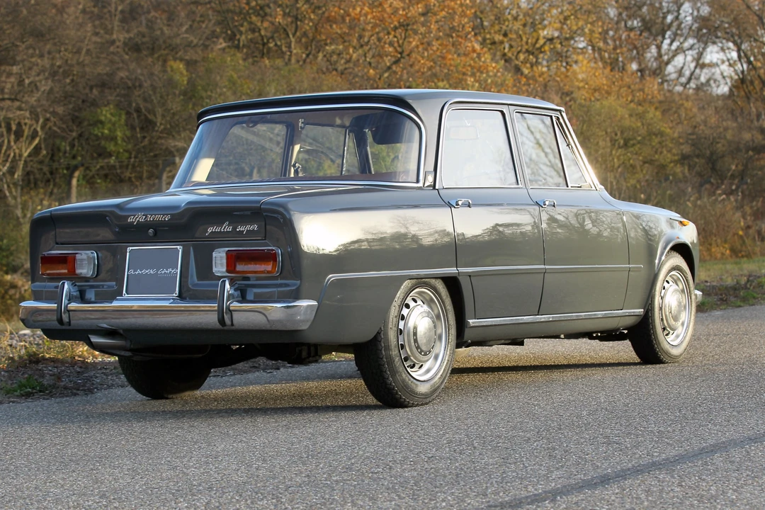 1967 Alfa Romeo Giulia Sprint GT Veloce - Image 11 of 31
