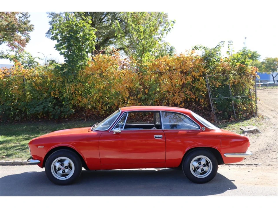 1967 Alfa Romeo 750/101 Giulietta - Image 4 of 8