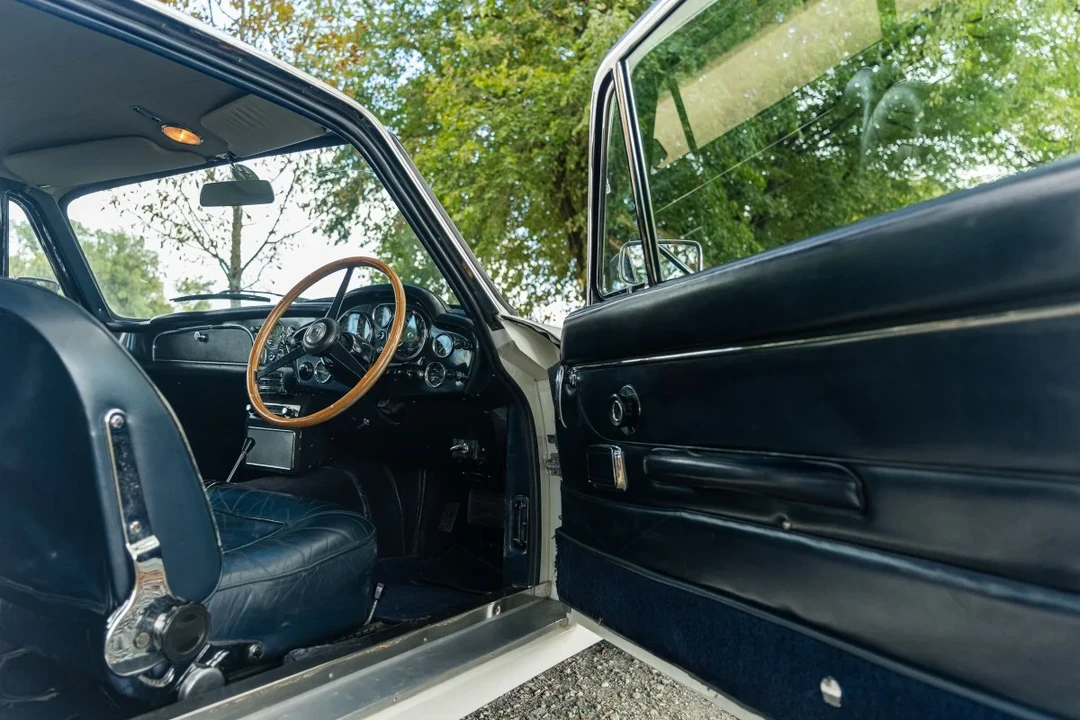 1967 Aston Martin DB6 - Image 27 of 30