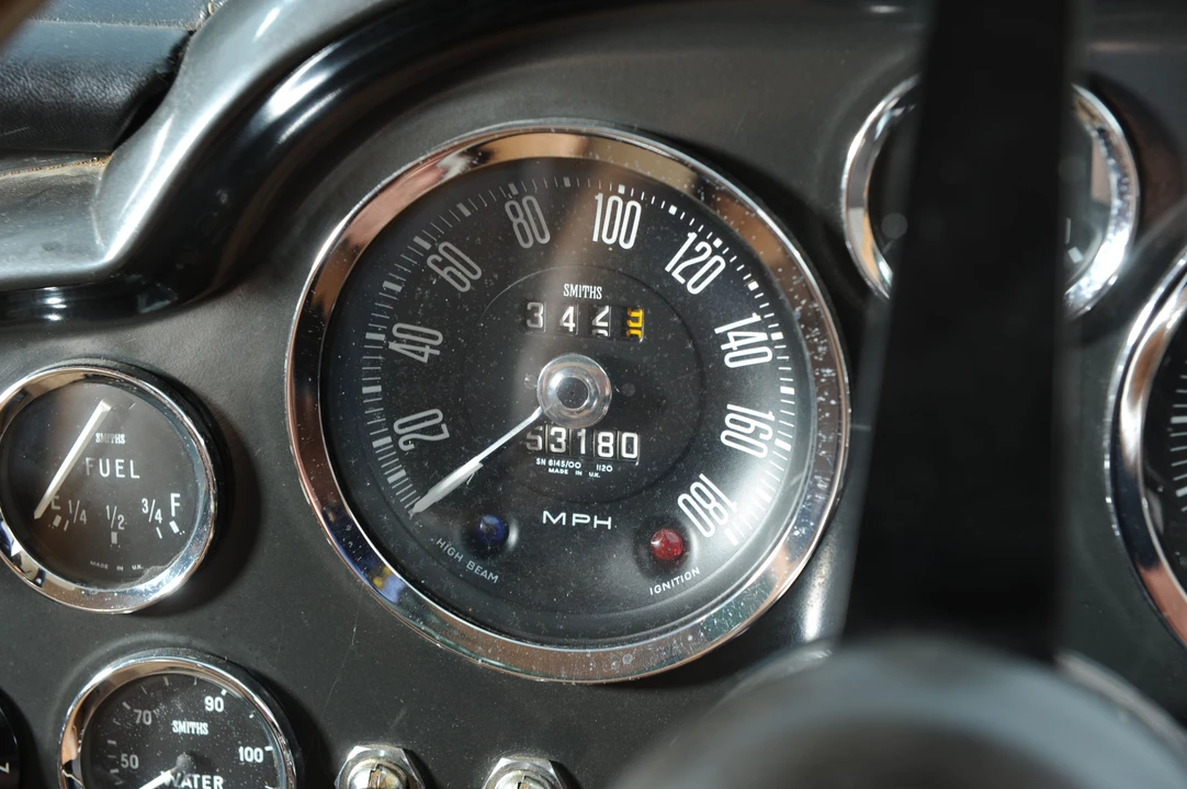 1967 Aston Martin DB6 - Image 4 of 8