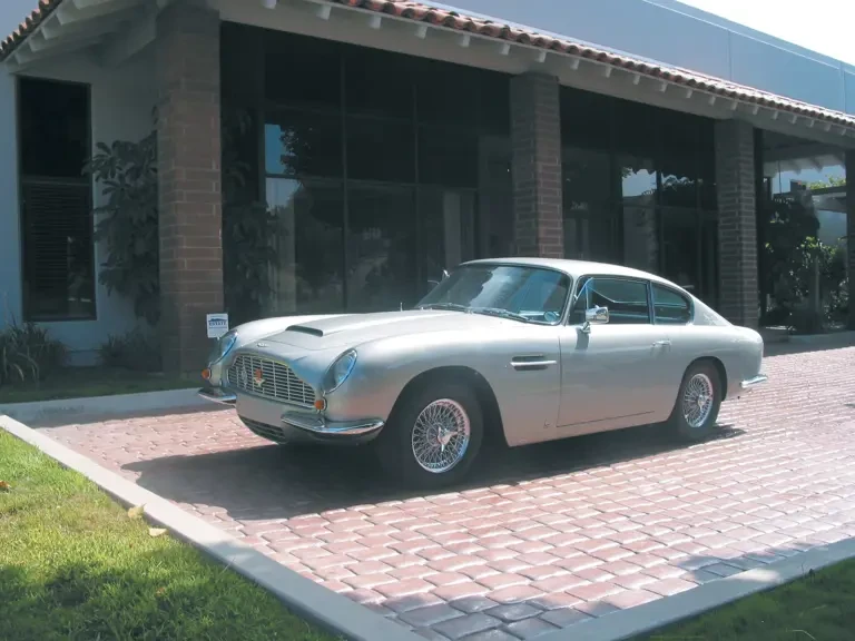 1967 Aston Martin DB6 - Image 2 of 2